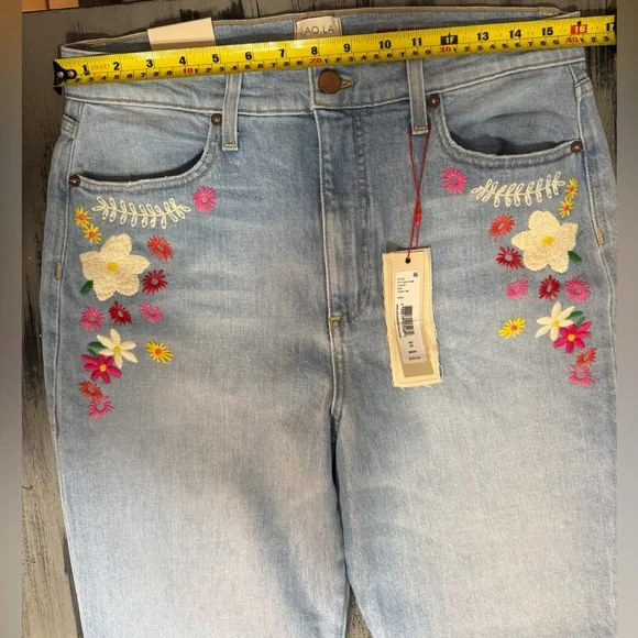 Alice + Olivia "Beautiful" High-Rise Bell Bottom Jeans - Floral Embroidered NWT - Picture 8 of 16